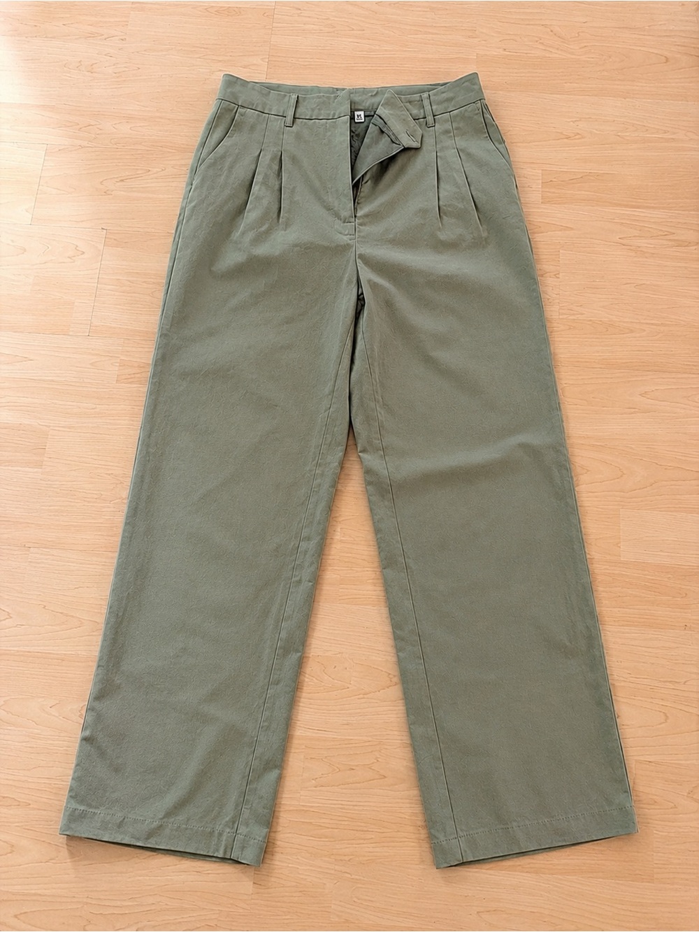 Classic Pleated Olive Women’s Trousers
